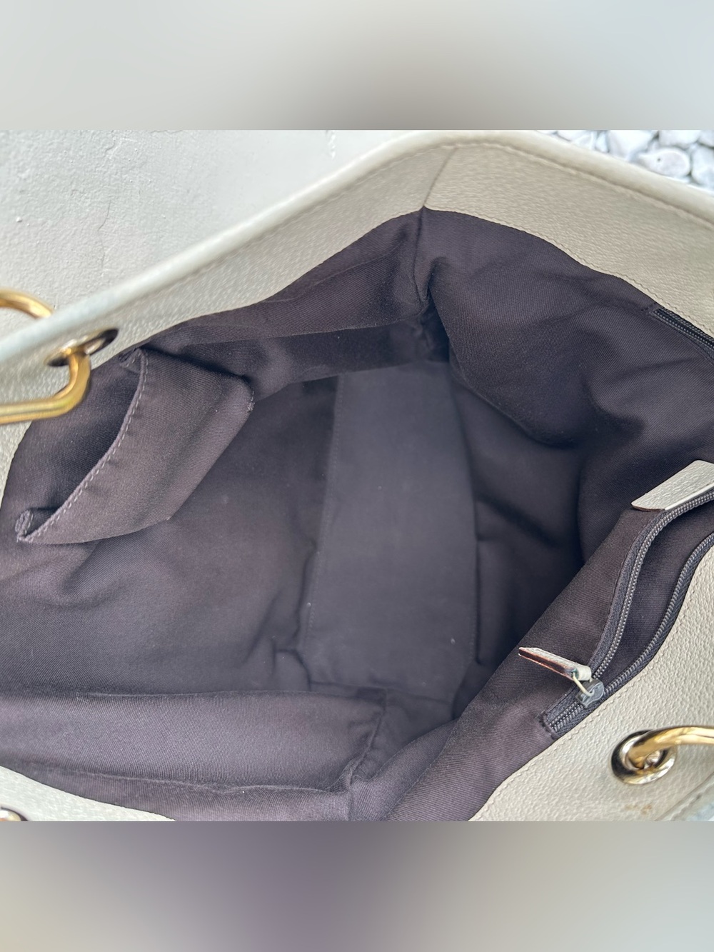 Gucci GG Monogram Tote Bag | Made in Italy | Gold Hardware|COA Inluded| - Picture 9 of 13